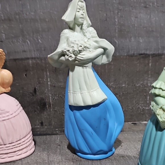 Vintage Avon Purfume Bottles- Multicolor - Picture 8 of 14